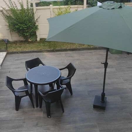 Joli Appartement De Vacances Écouen Esterno foto