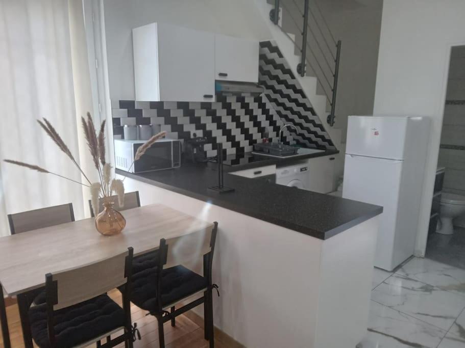 Joli Appartement De Vacances Écouen Esterno foto