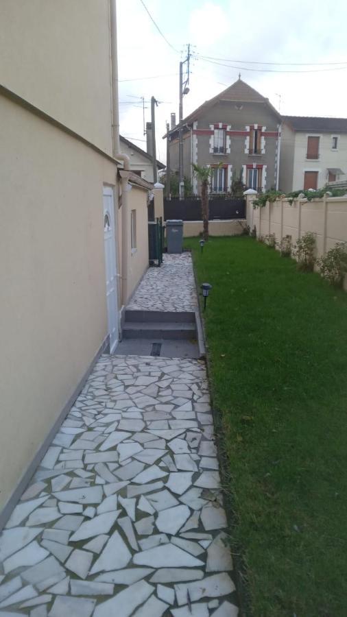 Joli Appartement De Vacances Écouen Esterno foto